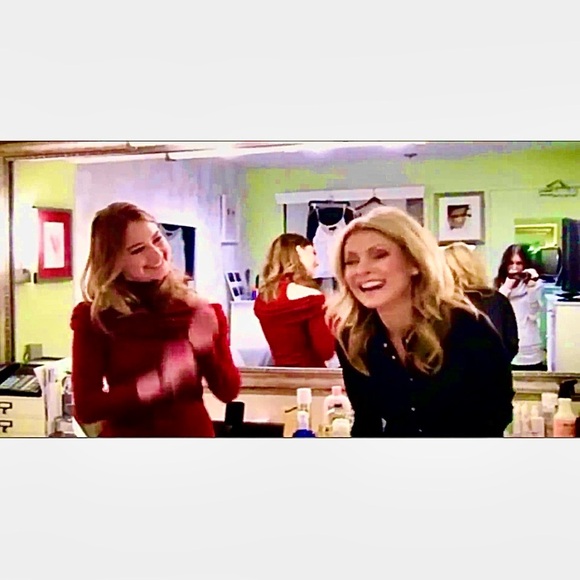 Meet your Poshtress ;) Leah Marie - Picture 16 of 17